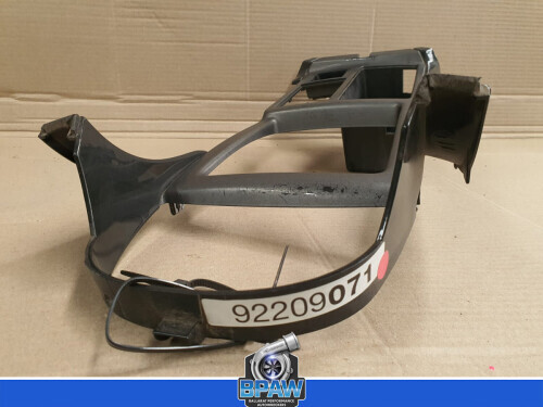 Holden VZ gear surround trim berlina